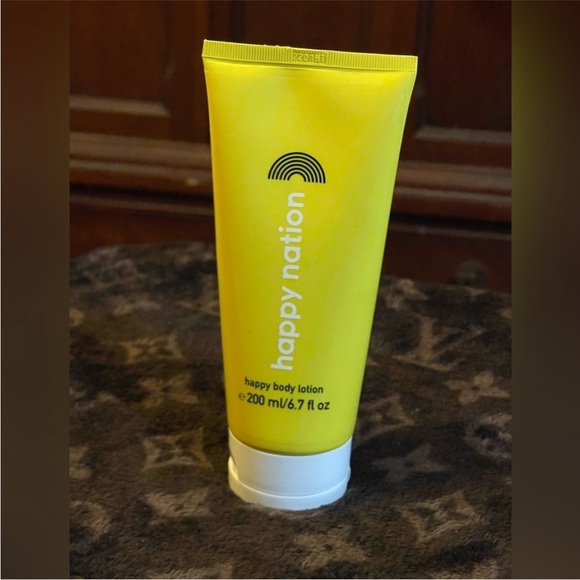 HOLD N Victoria's Secret PINK Nation Happy Lotion - Picture 3 of 4